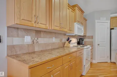 Interior photo 2 of 5334 42 ST