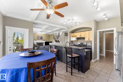 Interior photo 3 of 488 MACEWAN RD SW