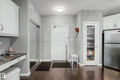Interior photo 1 of #410 1004 ROSENTHAL BV NW