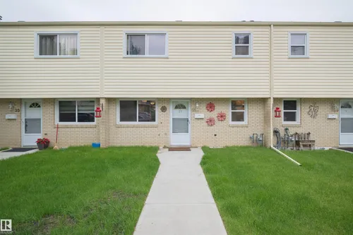 31 Royal RD NW, Edmonton - $319,000