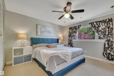 Interior photo 3 of 14 MEADOWOOD CR