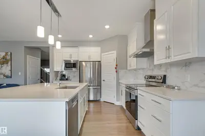 Interior photo 3 of 3625 KESWICK BV SW