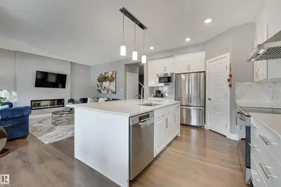 Interior photo 2 of 3625 KESWICK BV SW