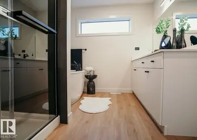Interior photo 4 of 304 33 ST SW