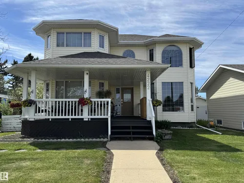 4222 49A ST, Vegreville - $459,900