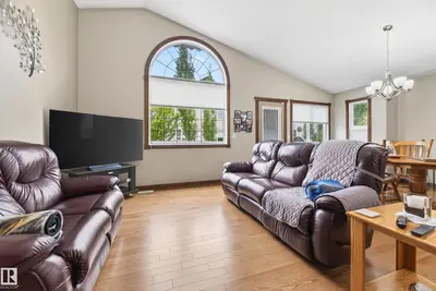 Interior photo 2 of 3304 64 ST