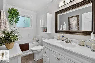 Interior photo 4 of 6616 95 AV NW