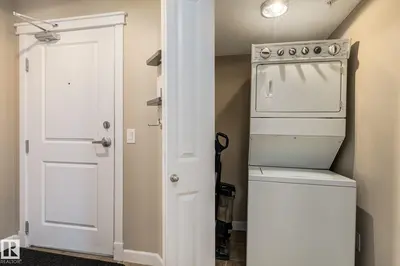 Interior photo 4 of #204 3715 WHITELAW LN NW