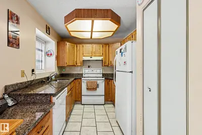 Interior photo 3 of 4 WINDERMERE CR
