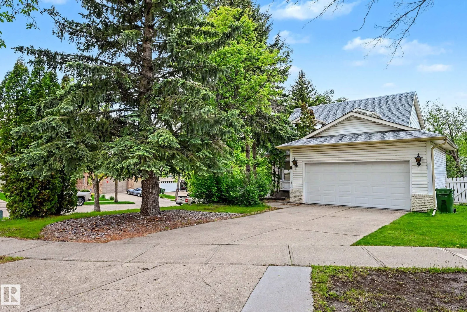 4 WINDERMERE CR, St. Albert - 4 bedroom Detached Single Family for sale