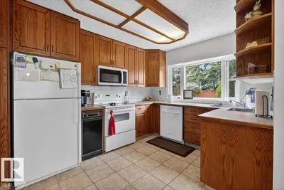 Interior photo 3 of 96 CIRCLEWOOD DR