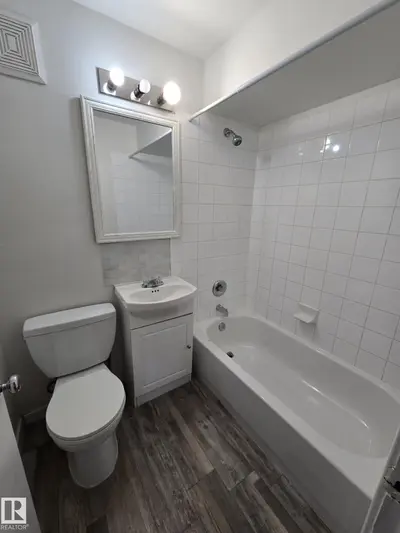 Interior photo 4 of 6422 132 AV NW