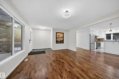 Interior photo 3 of 51528 RGE ROAD 262