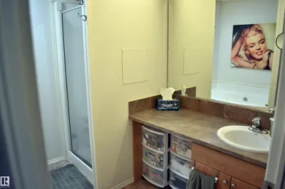 Interior photo 4 of 52 Evergreen PA NW