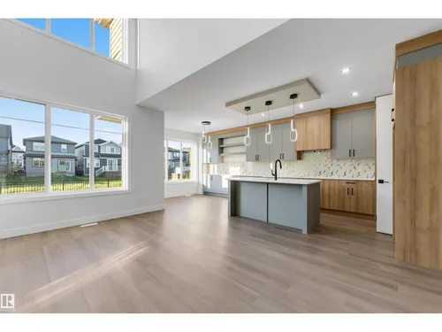 7023 177 AV NW, Edmonton - $714,500