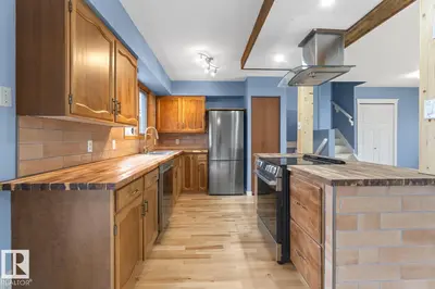 Interior photo 2 of 