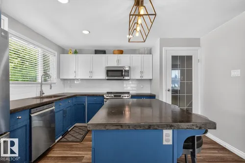 152 WARWICK RD NW, Edmonton - $459,900