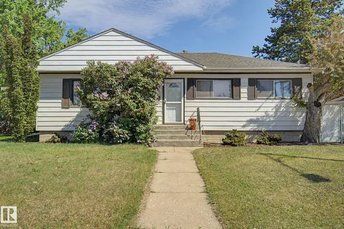 8208 73 AV NW, Edmonton - $395,000