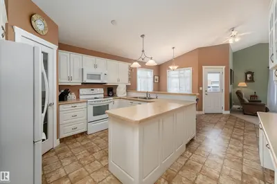 Interior photo 1 of 47 LAMPLIGHT DR
