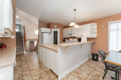 Interior photo 3 of 47 LAMPLIGHT DR