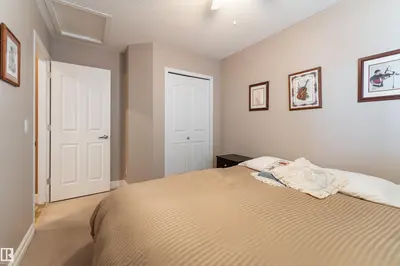 Interior photo 2 of 47 LAMPLIGHT DR