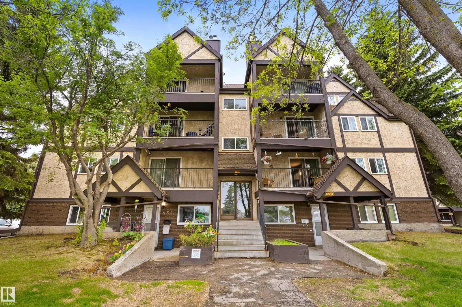 6011 TUDOR GL, St. Albert - 1 bedroom Apartment for sale