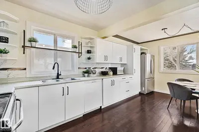 Interior photo 4 of 11334 52 ST NW