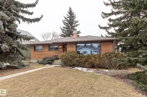 15702 89A AV NW, Edmonton - $474,900