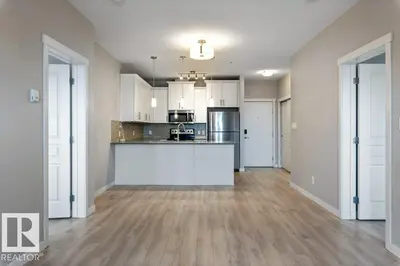 Interior photo 4 of 