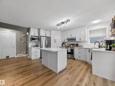 Interior photo 4 of 611 MEADOWVIEW CR