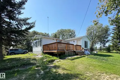 Interior photo 2 of 3054 28 AV SW
