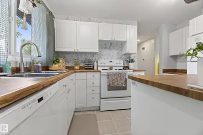 Interior photo 4 of 2 CRANE RD