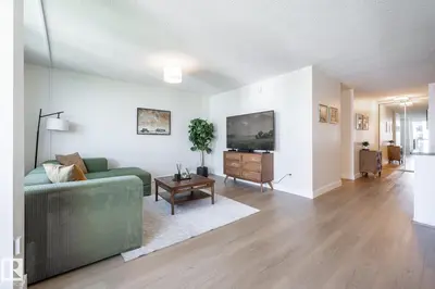 Interior photo 2 of #807 10011 116 ST NW