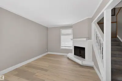 Interior photo 4 of 11 GREENFIELD ES