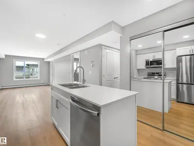 Interior photo 4 of #318 1506 TAMARACK BV NW