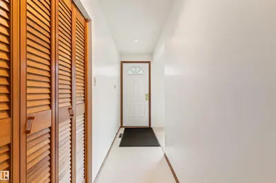 Interior photo 4 of 6203 87 AV NW