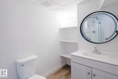 Interior photo 2 of 10948 75 AV NW