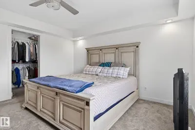 Interior photo 2 of 704 39 ST SW
