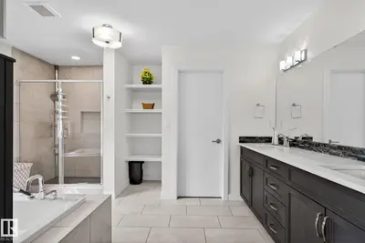 Interior photo 4 of 704 39 ST SW