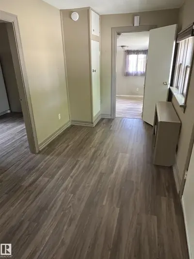 Interior photo 2 of 5104 55 AV