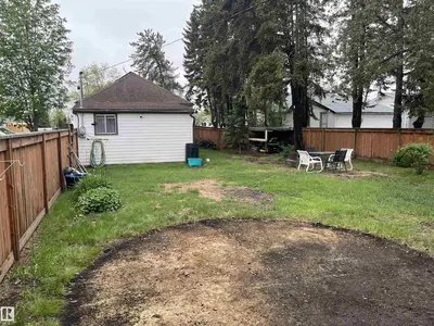 Interior photo 1 of 5104 55 AV