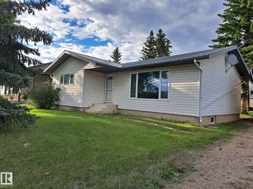 5012 58 AV, Viking - $200,000