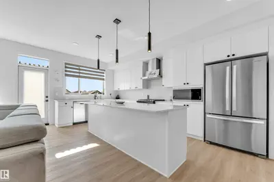 Interior photo 4 of 460 33 ST SW