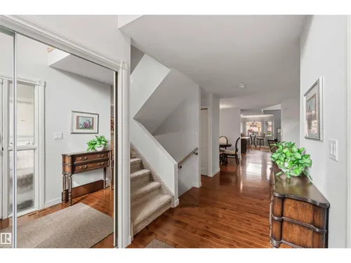 9730 95 ST NW, Edmonton - $899,000