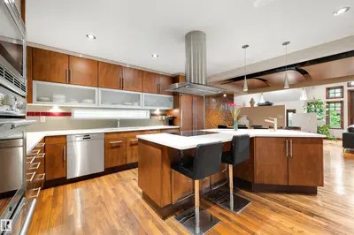 Interior photo 2 of 9726 94 ST NW