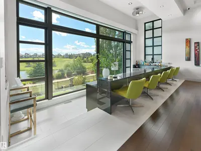 Interior photo 3 of 622 HOWATT DR SW