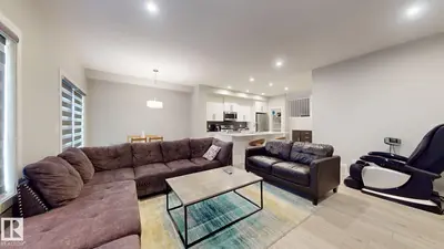 Interior photo 2 of 607 31 AV NW