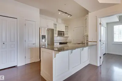 Interior photo 3 of #521 10333 112 ST NW