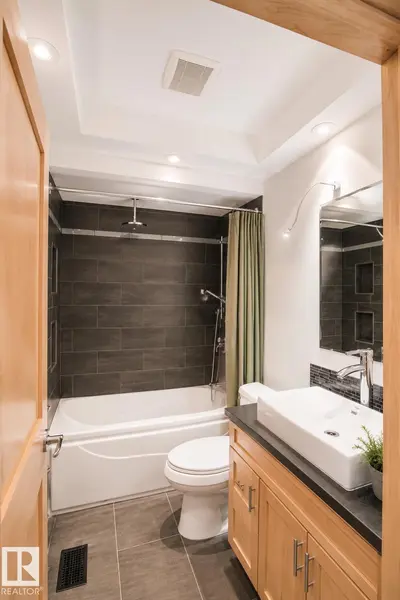 Interior photo 2 of 10815 112 ST NW