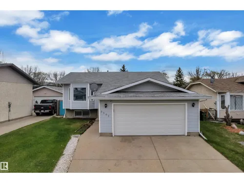 3227 145 AV NW, Edmonton - $399,935